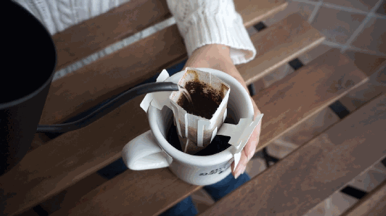 掛耳咖啡沖法 | 三分鐘做好媲美咖啡館的手沖咖啡的做法 步骤7