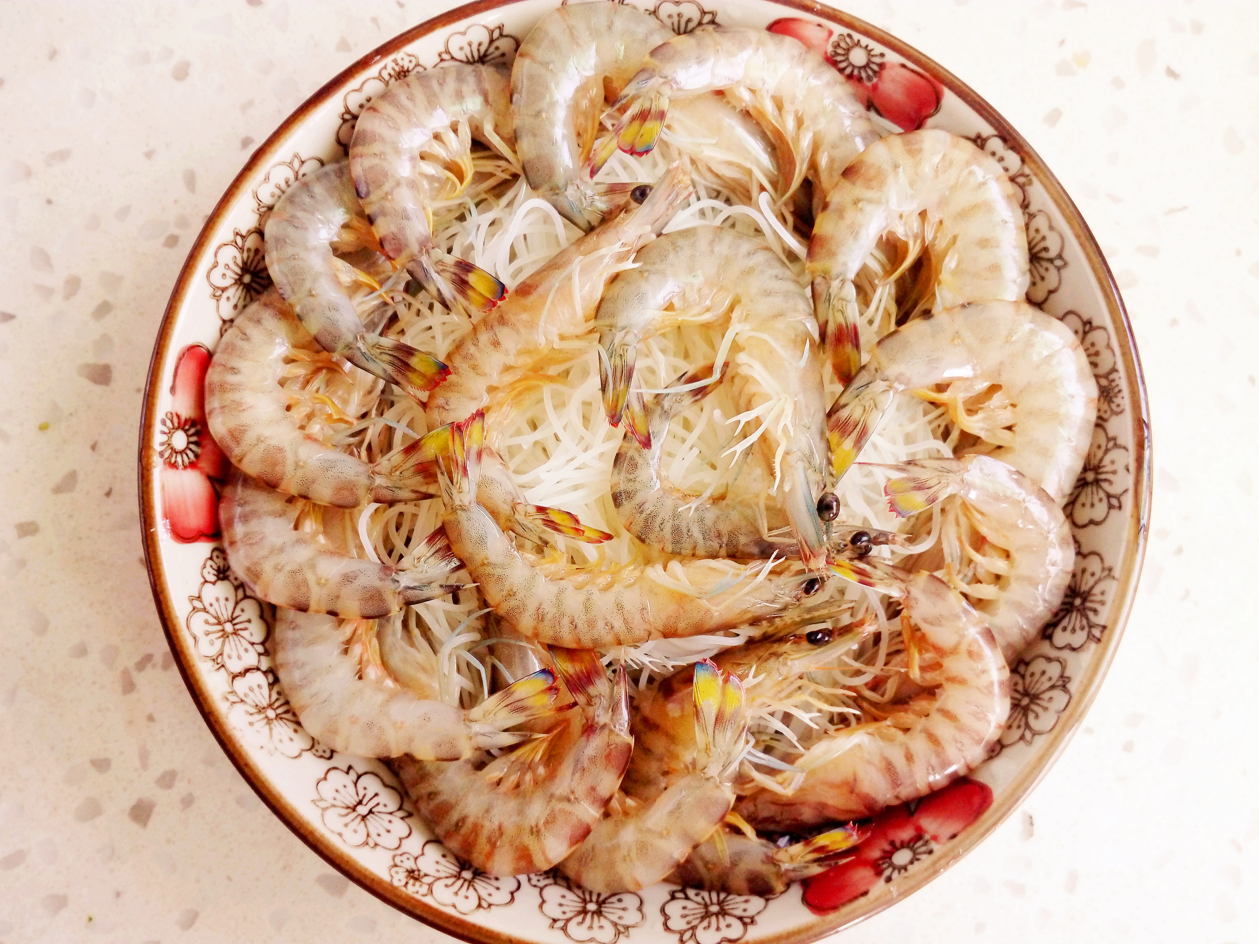 【頭媽廚房85】10分鐘快手菜——蒜蓉粉絲蒸大蝦的做法 步骤2