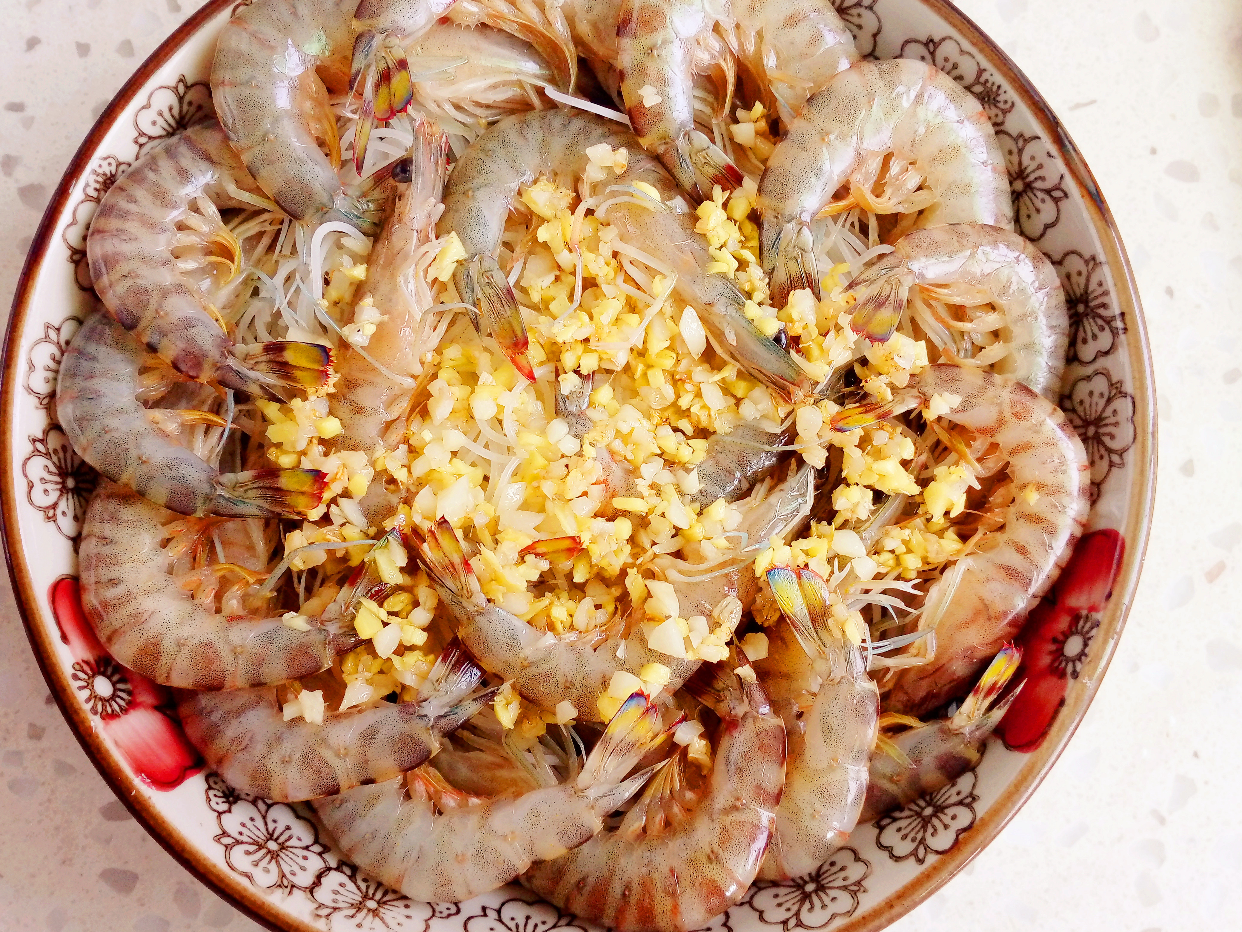 【頭媽廚房85】10分鐘快手菜——蒜蓉粉絲蒸大蝦的做法 步骤4