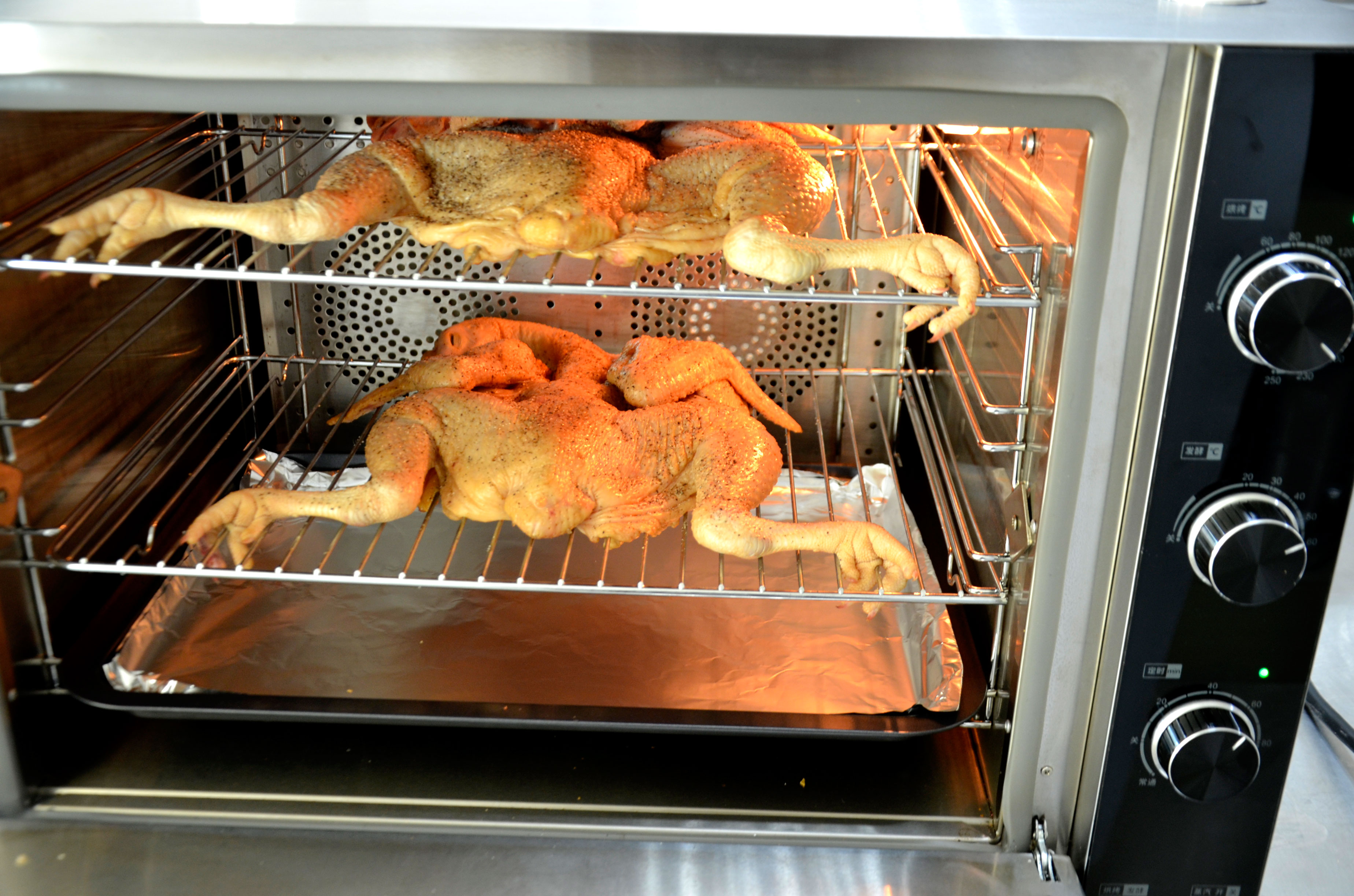 【椒香脆皮烤雞】—CO-960A熱風爐烤箱出品的做法 步骤6