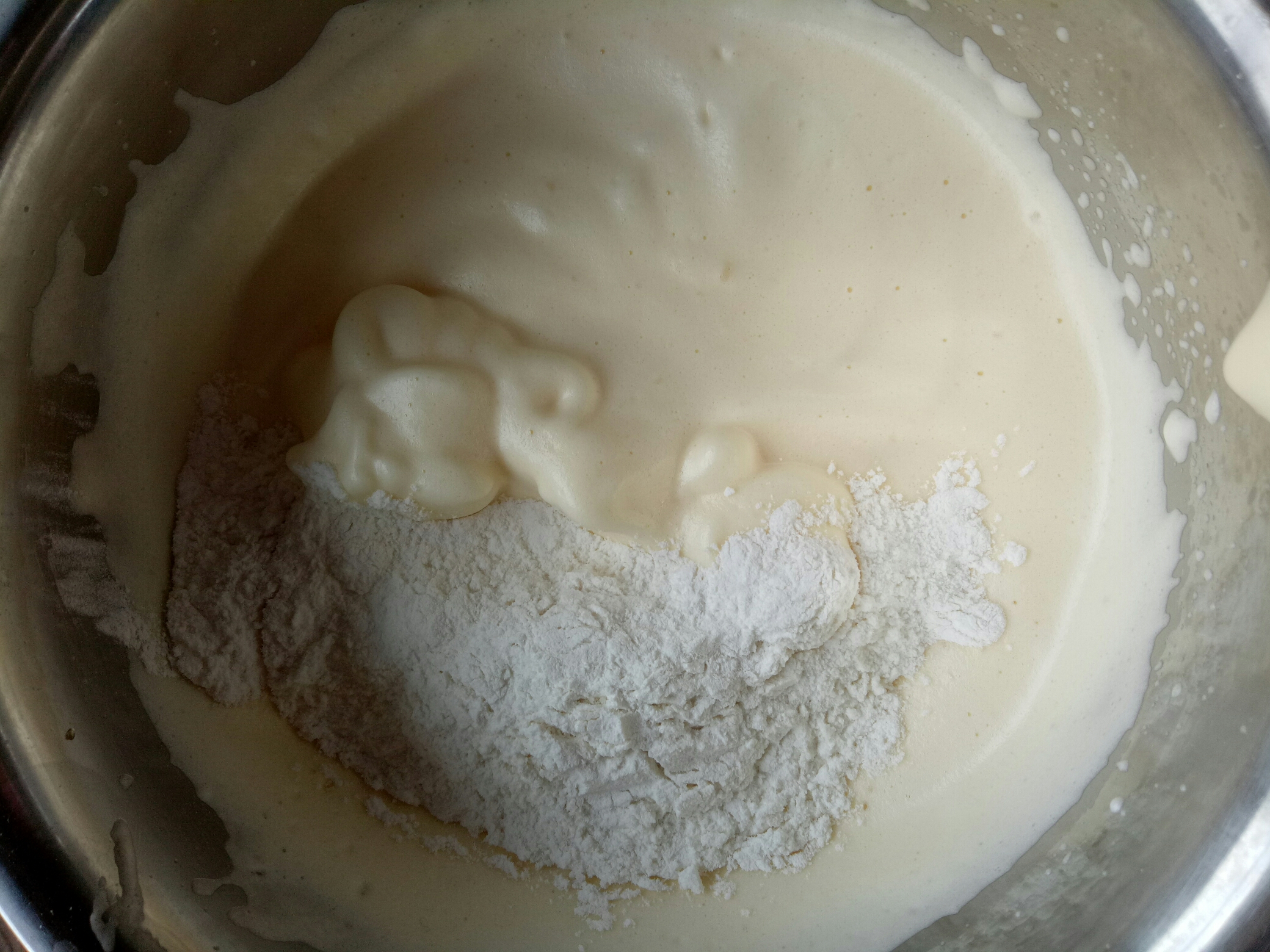 酸奶白巧醬心蛋糕的做法 步骤6