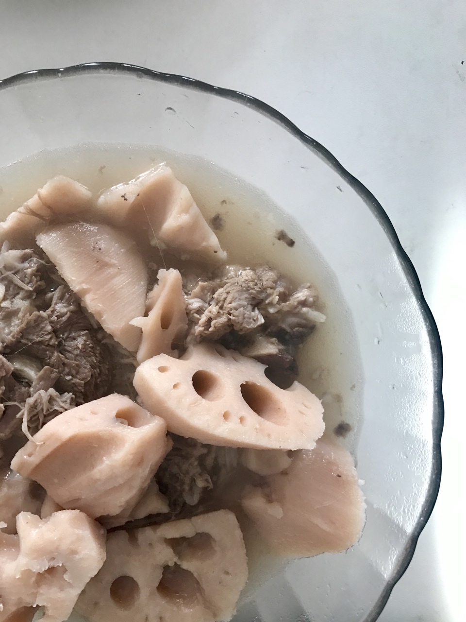 筒子骨煨藕湯的做法 步骤7