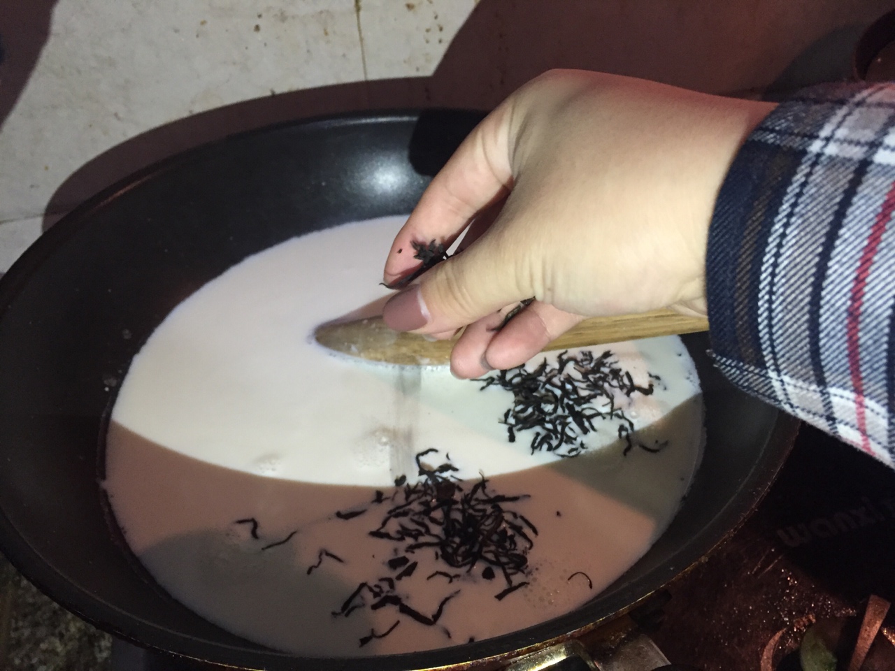 正山小種煮奶茶（簡易21分鐘法）的做法 步骤4