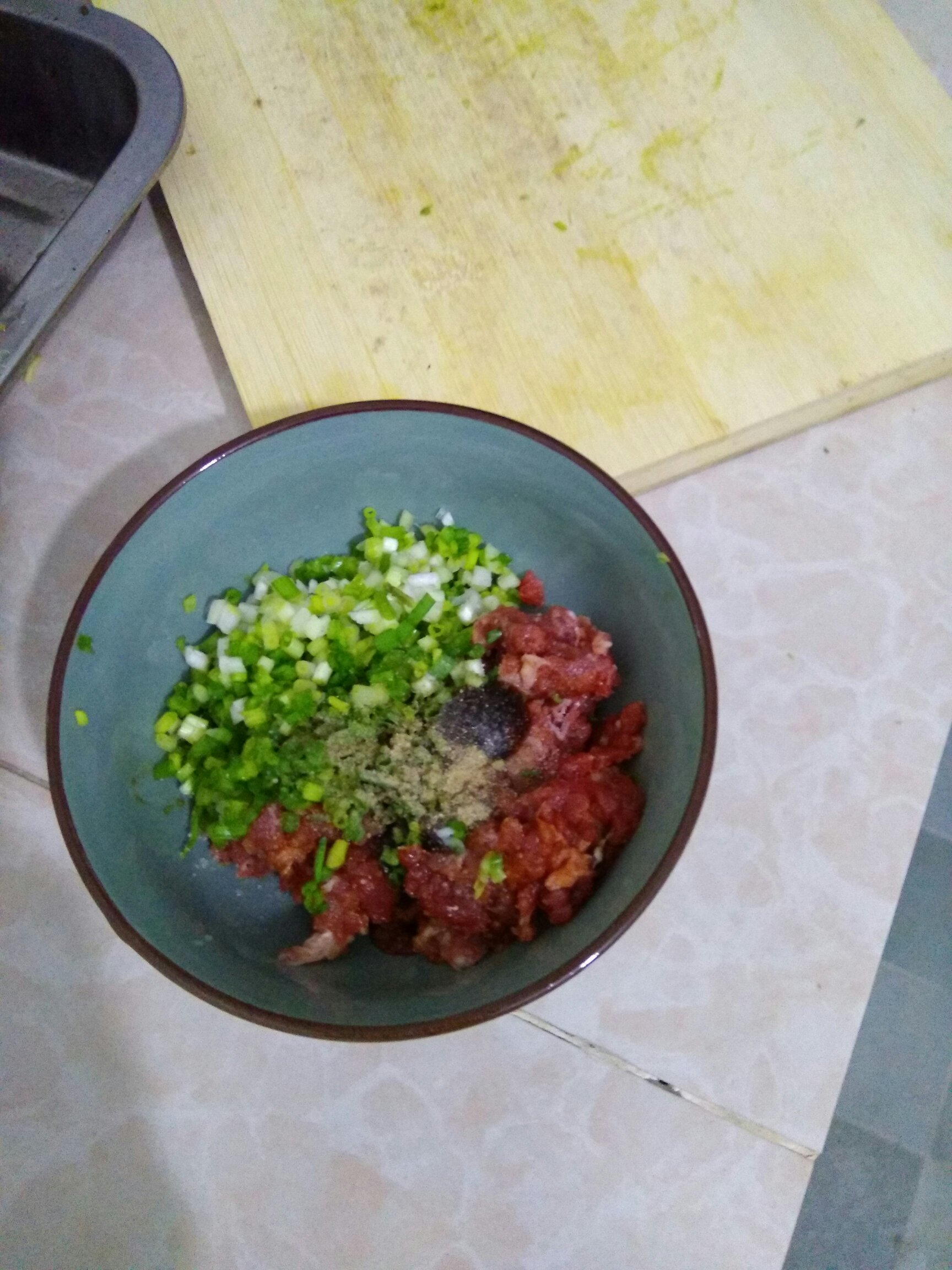 快手牛肉餡餅配番茄蛋花湯的做法 步骤1