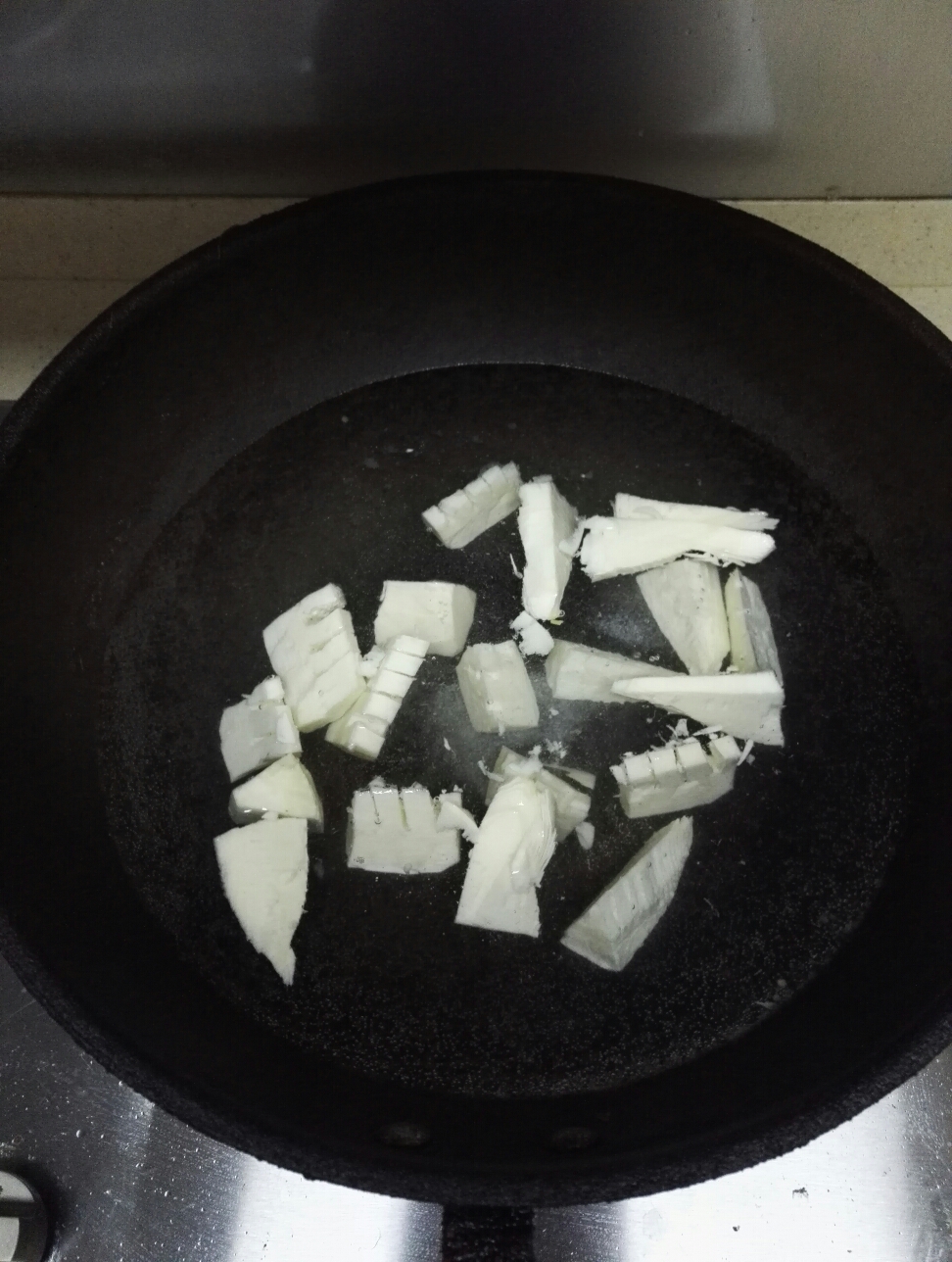 油燜冬筍香菇的做法 步骤1
