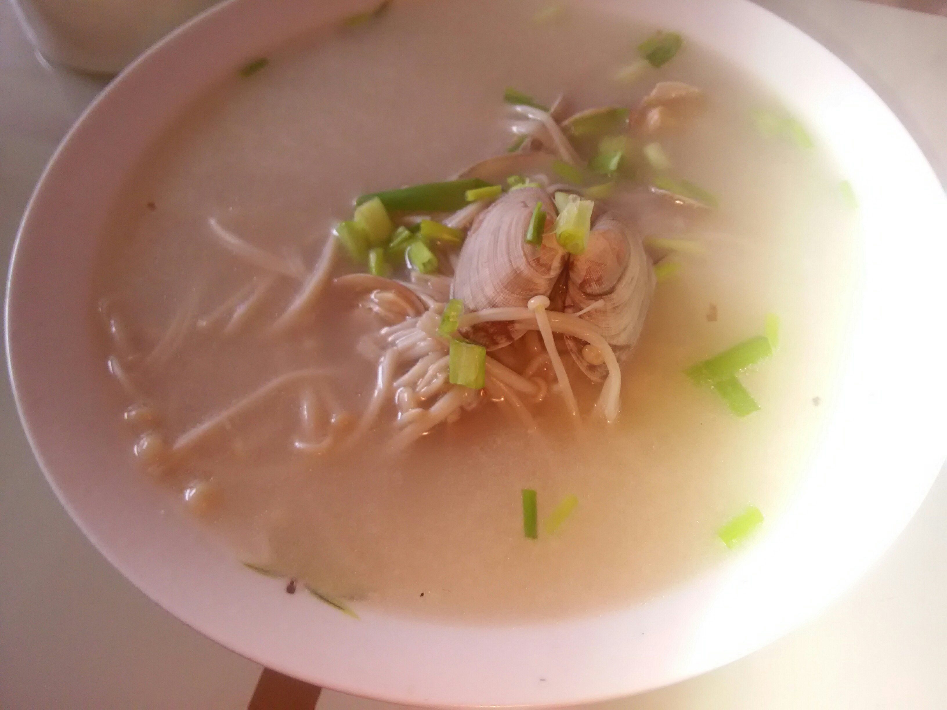 蛤蜊金針菇湯的做法 步骤2