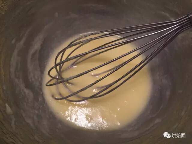 抹茶樹樁蛋糕卷的做法 步骤3