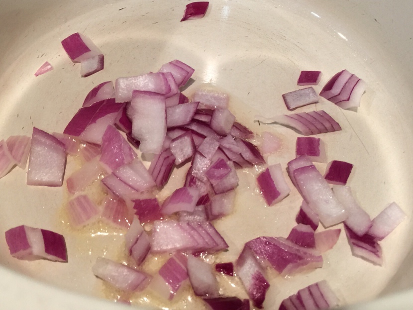 7月齡寶寶輔食-紫甘藍土豆濃湯的做法 步骤1