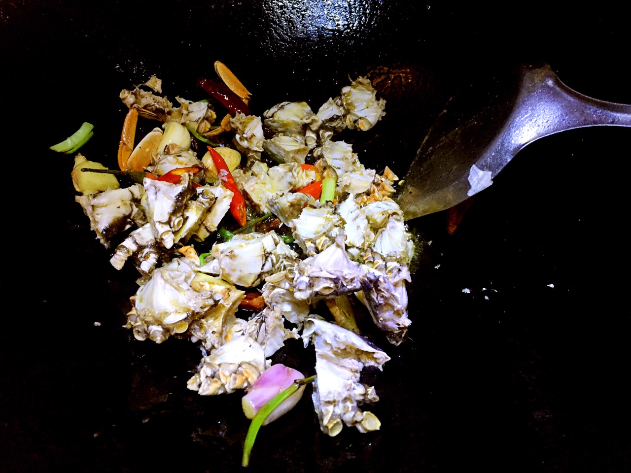 干鍋香辣蟹-大閘蟹的各種吃法的做法 步骤5