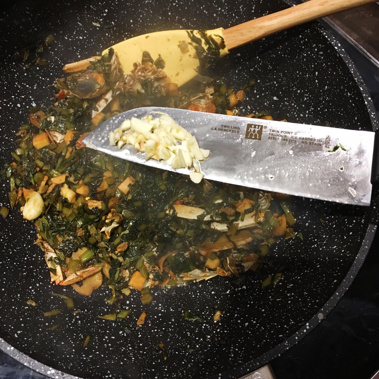 超超超超超級鮮香好吃的螃蟹炒雪菜的做法 步骤9