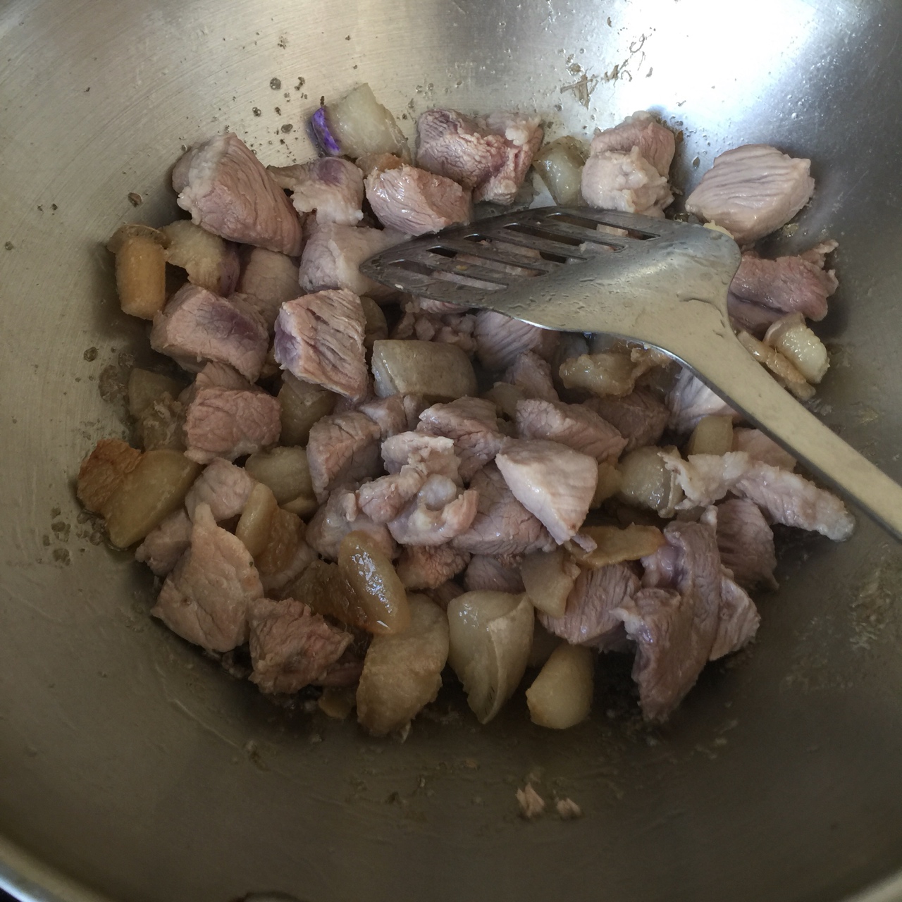 土豬肉炖蘿卜（免油版）的做法 步骤5