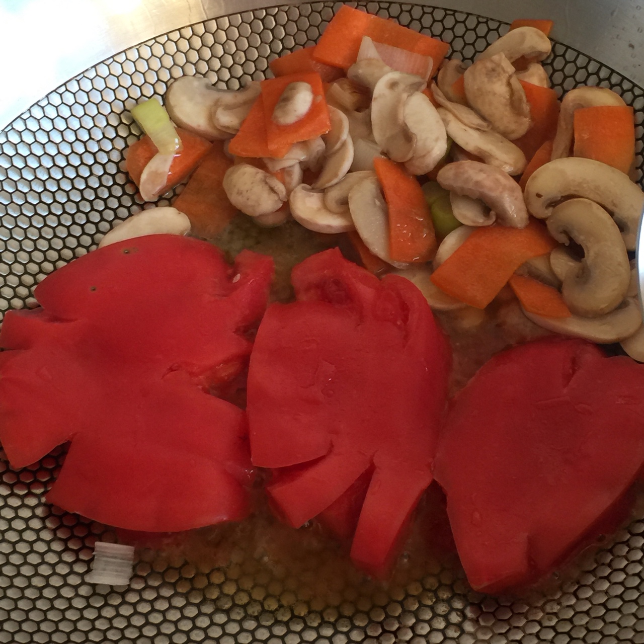 喂飽小怪物速成班－西紅柿疙瘩湯的做法 步骤5