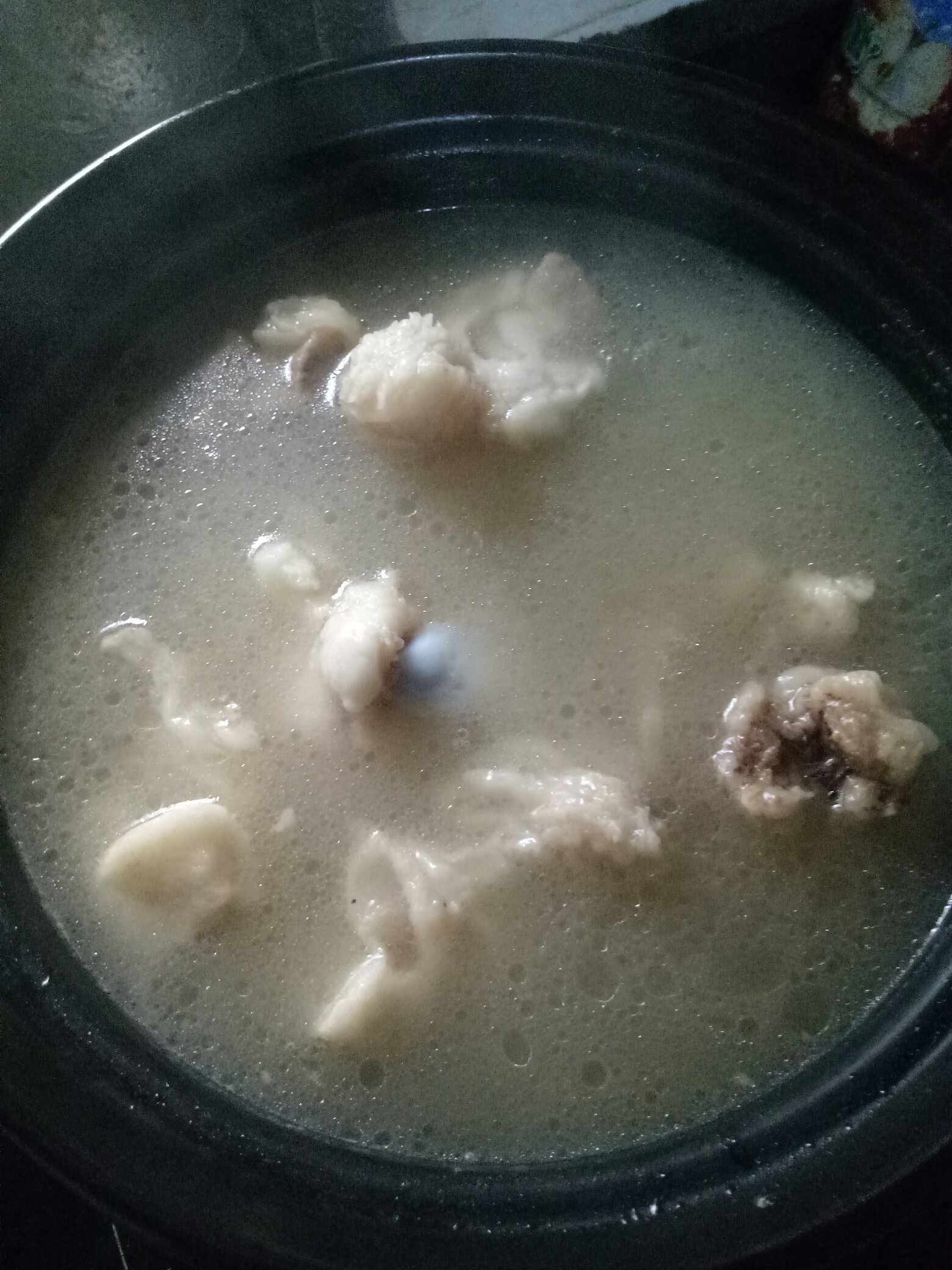 超級簡單又美味的葛根筒骨湯的做法 步骤2