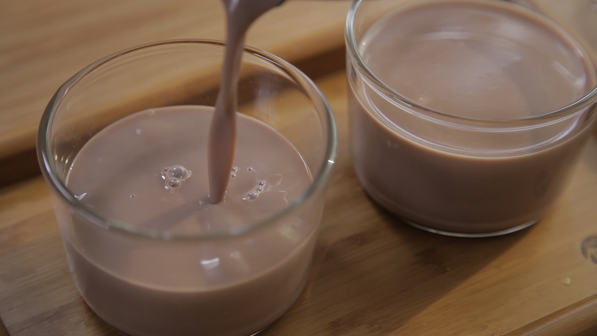不用烤箱的巧克力牛奶布丁的做法 步骤6