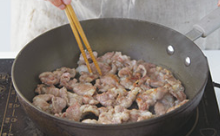 姜汁豬肉配圓白菜絲的做法 步骤4