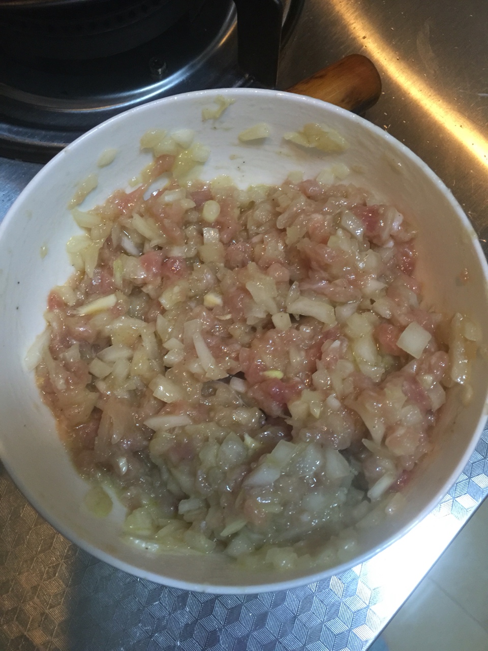 豬肉洋蔥餡餅的做法 步骤3