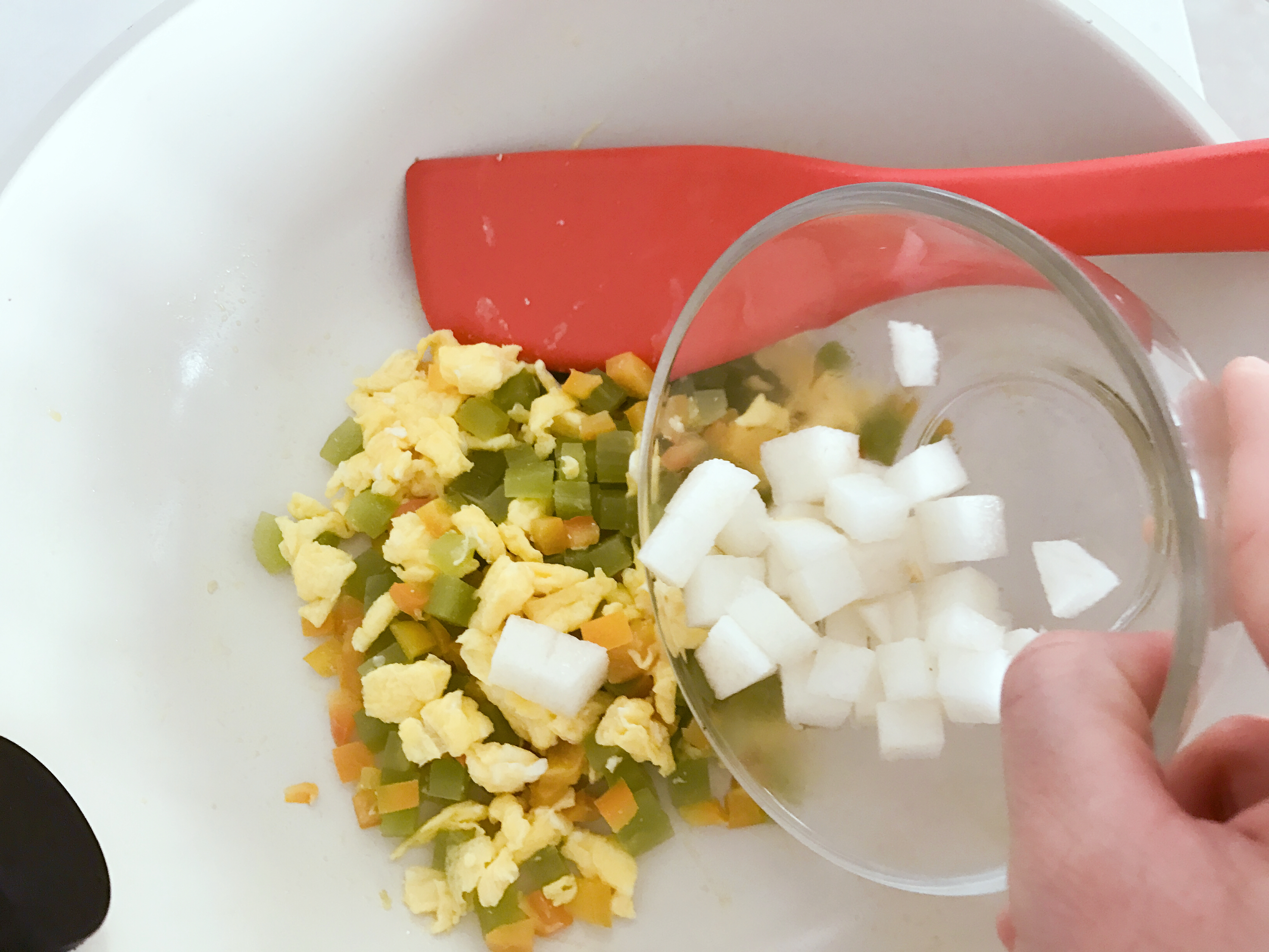 寶寶輔食︰萵筍梨炒蛋—冬日小清新，10分鐘快手菜，促進消化，增進食欲！12M+的做法 步骤5