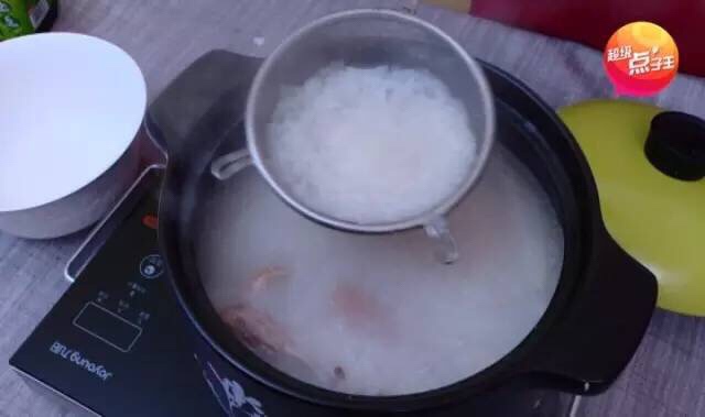 寒冷天氣在家自制粥底火鍋，好吃不上火！的做法 步骤11