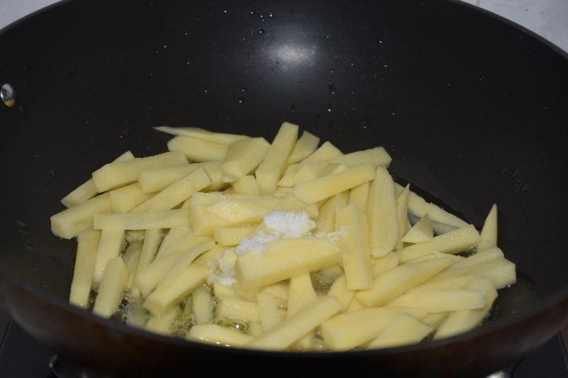 干煸土豆條的做法 步骤2