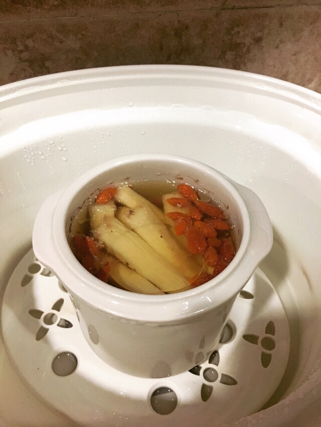 隔水炖薏米排骨山藥湯的做法 步骤3