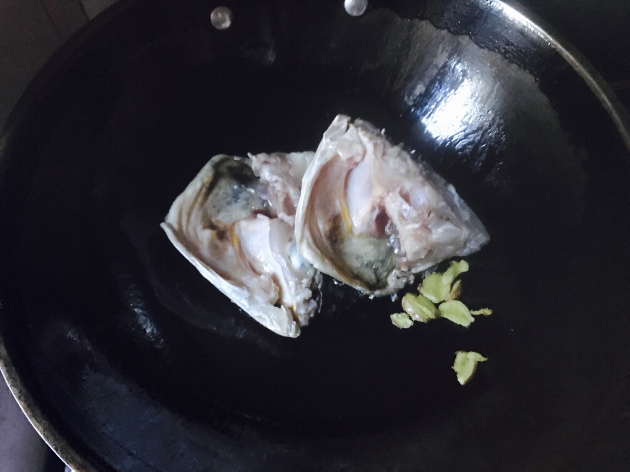 天麻魚頭湯的做法 步骤2