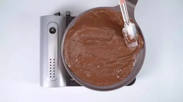 一分鐘教你用平底鍋做年輪蛋糕的做法 步骤3