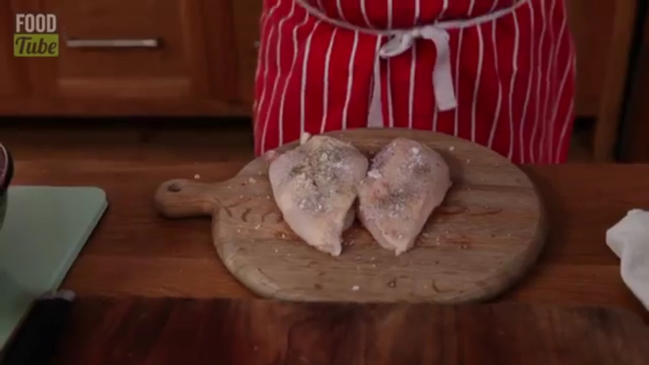 【Gennaro Contaldo 】簡易迷迭香煎雞胸 Simple pan fried chicken的做法 步骤1