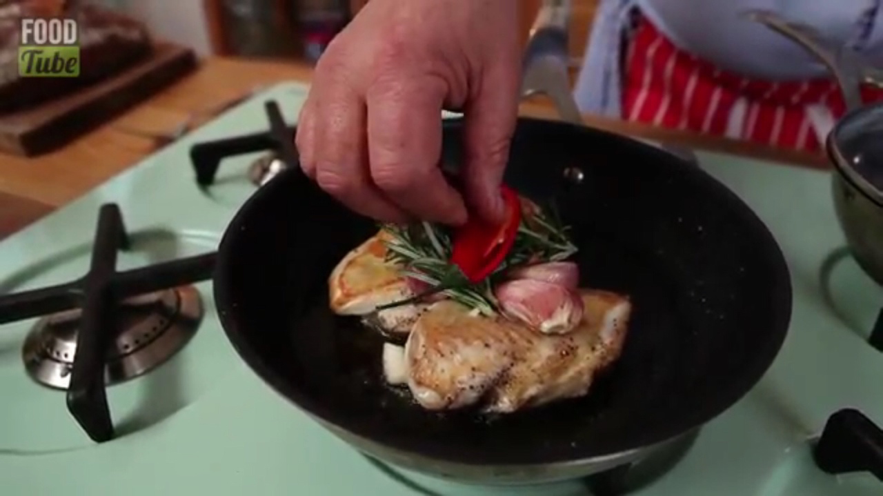 【Gennaro Contaldo 】簡易迷迭香煎雞胸 Simple pan fried chicken的做法 步骤8