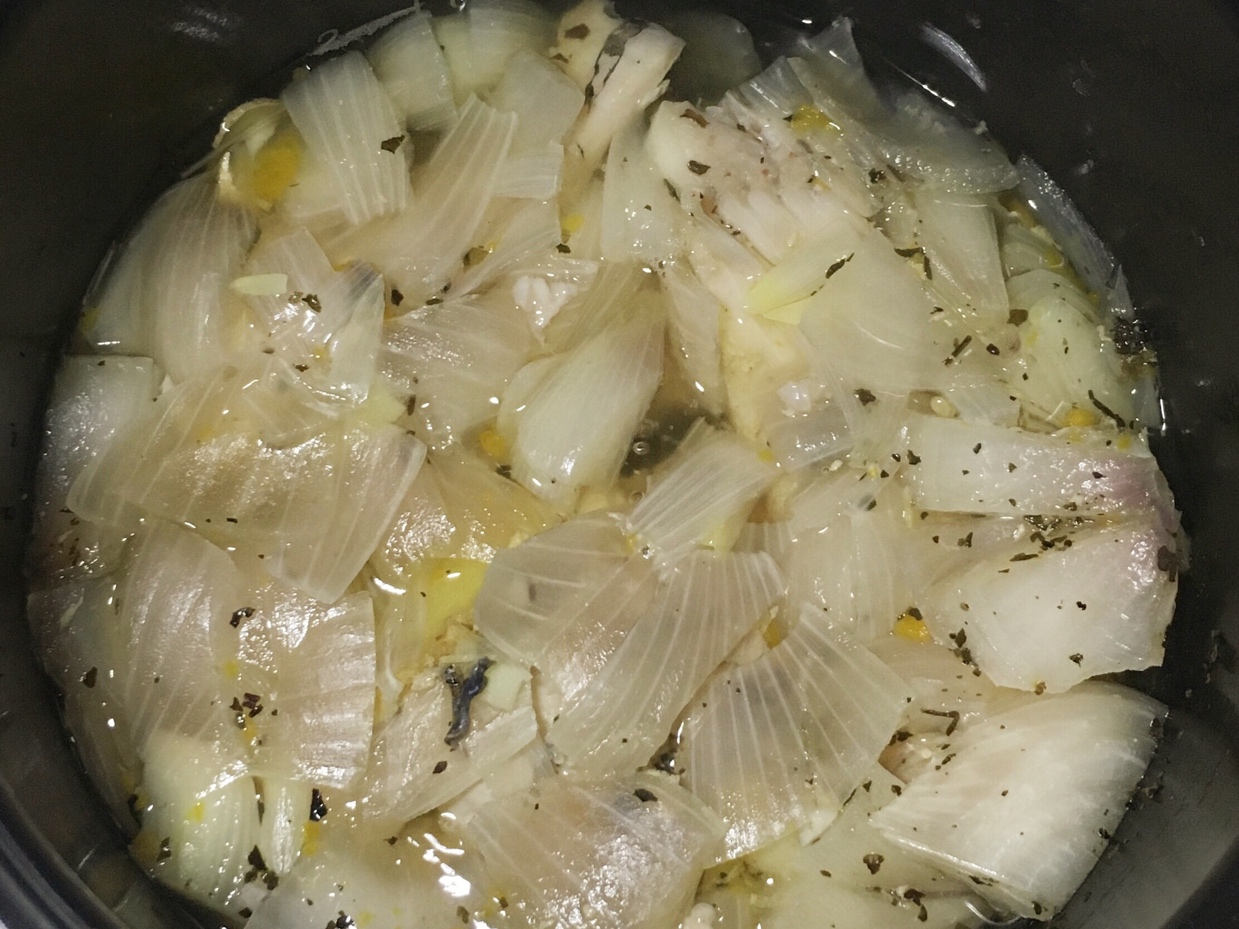 電飯煲洋蔥炖魚塊的做法 步骤5