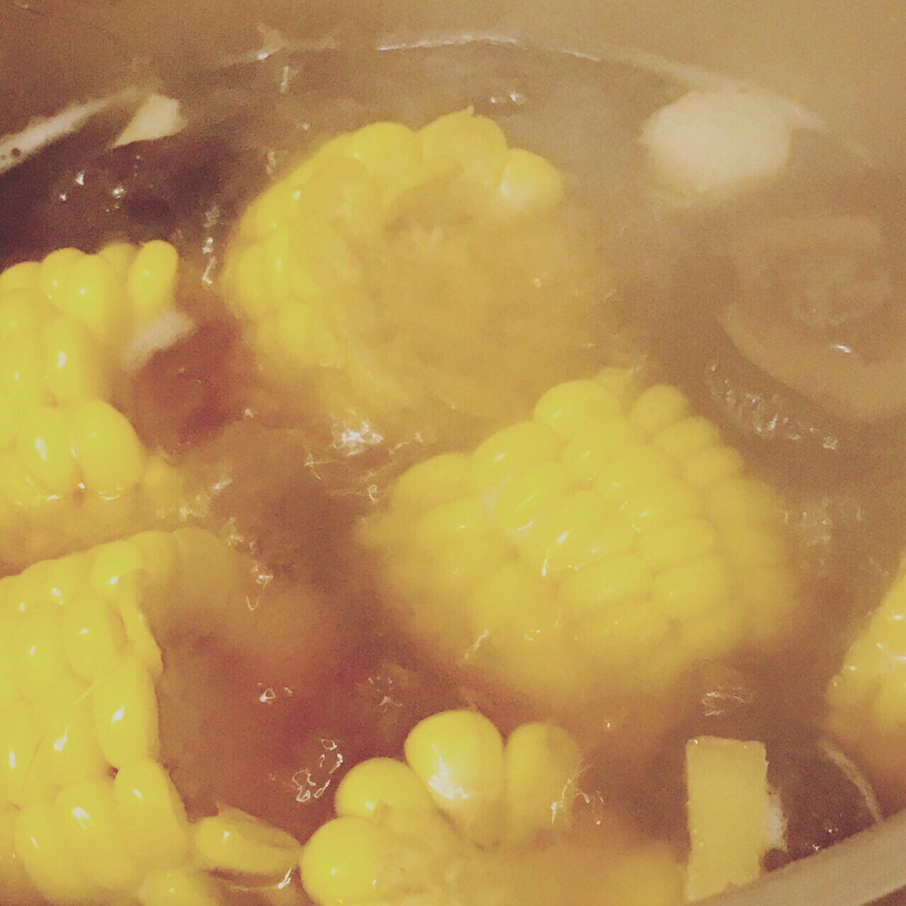 素煲湯︰山藥玉米生姜炖香菇花生和黃豆的做法 步骤5