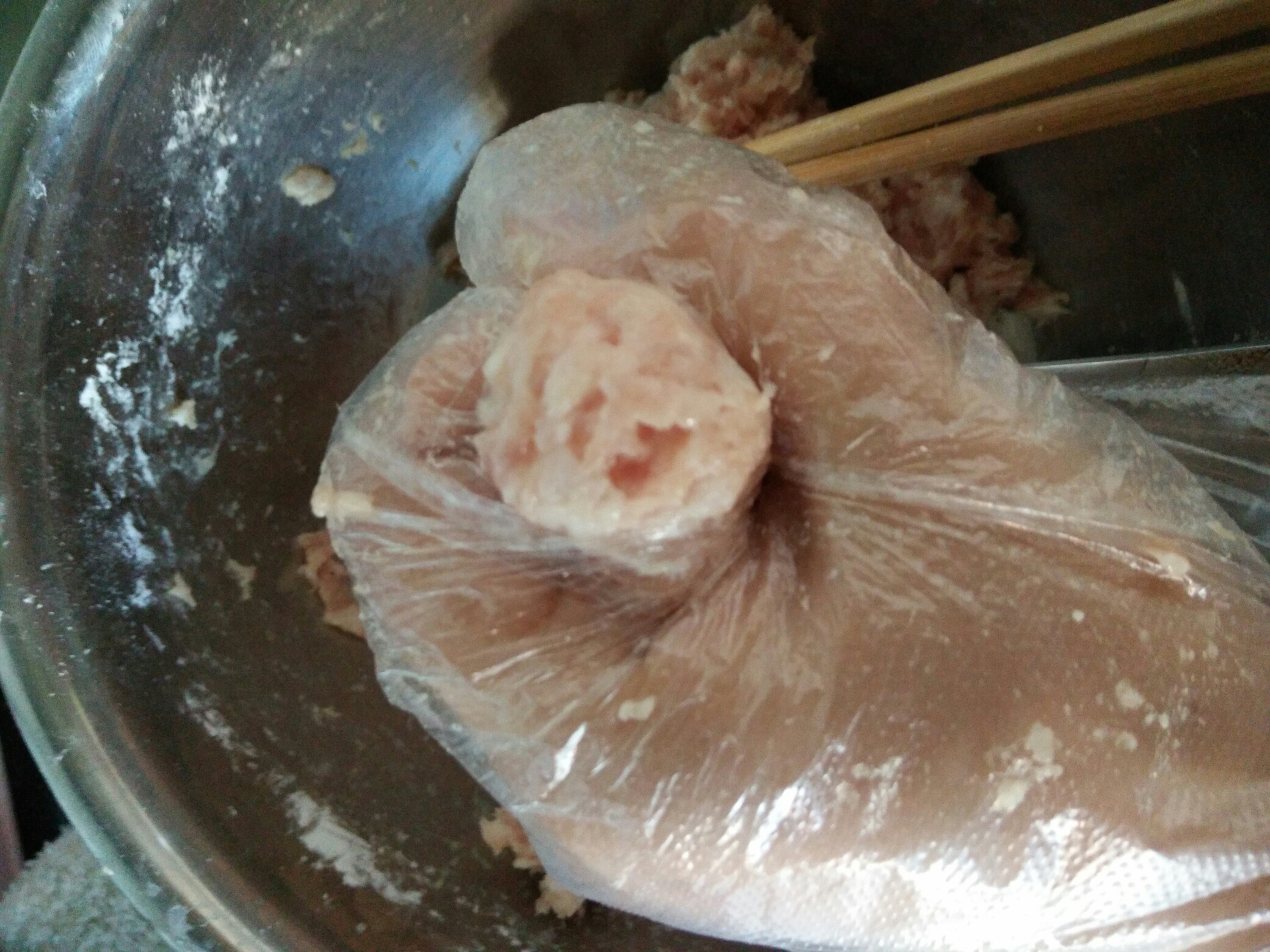 家常版糖醋肉丸的做法 步骤4