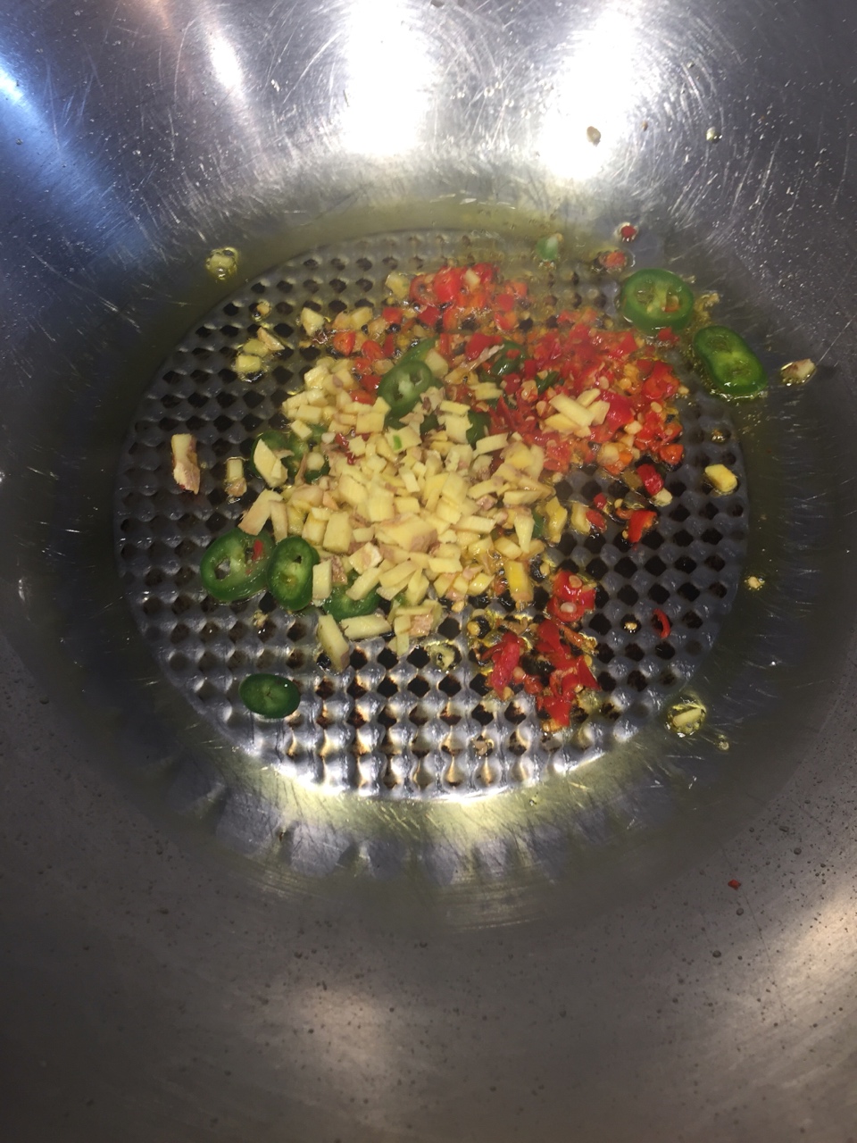 芹菜青椒碎米牛肉的做法 步骤5