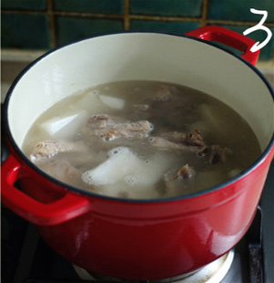 瑤柱蘿卜湯——私房琺瑯鑄鐵鍋系列的做法 步骤3