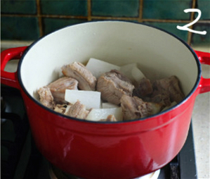 瑤柱蘿卜湯——私房琺瑯鑄鐵鍋系列的做法 步骤2
