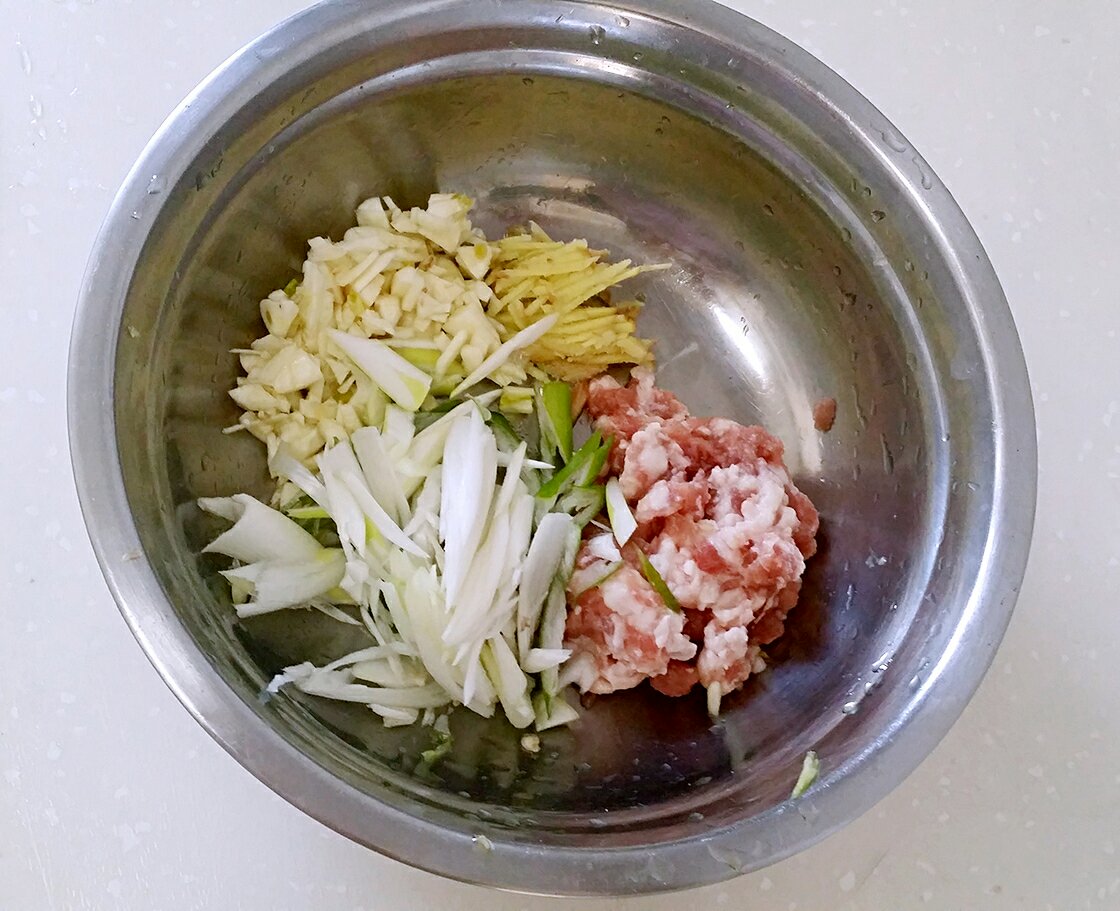 尖椒醬爆小海鮮的做法 步骤1