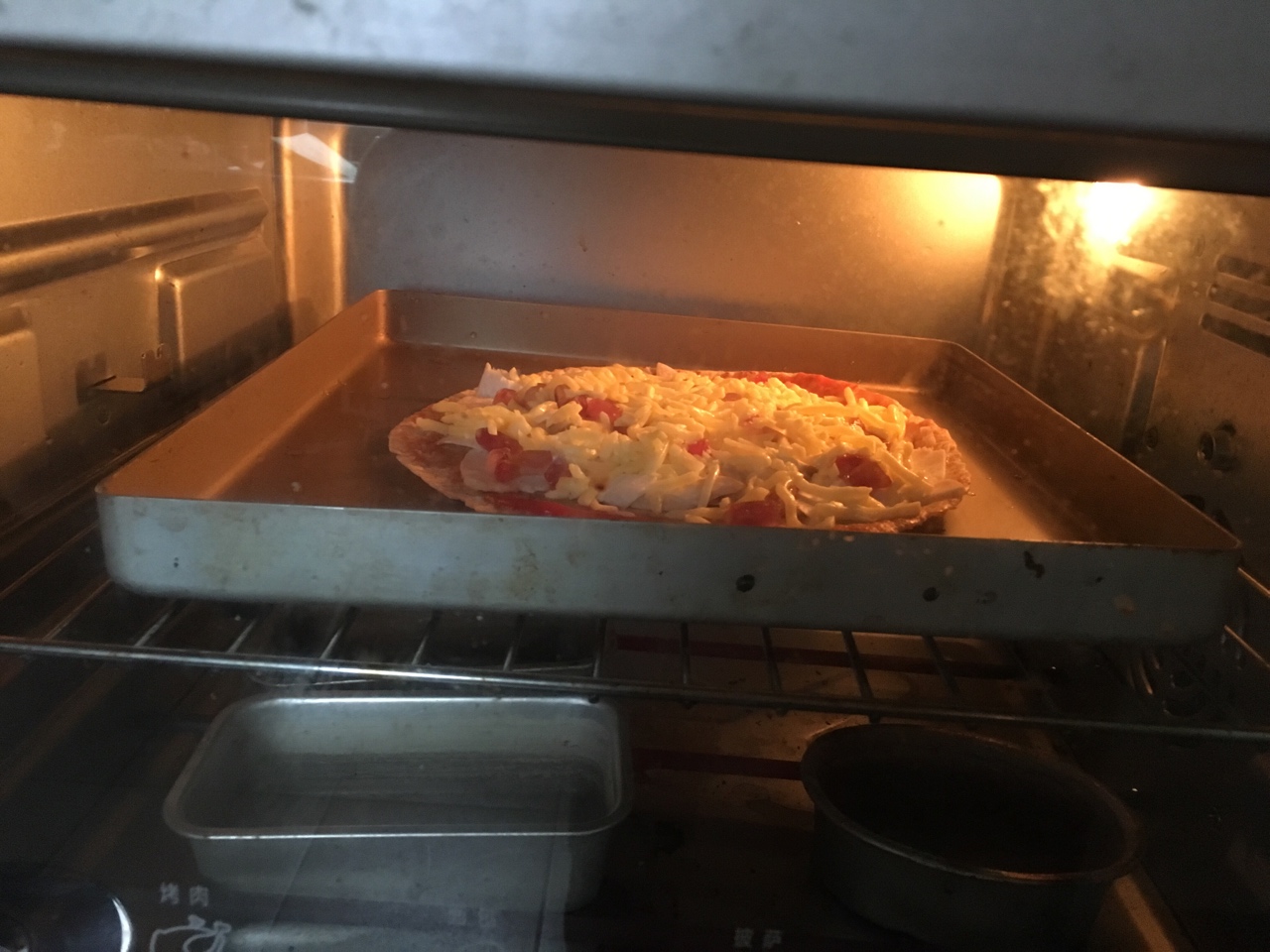 快手披薩……墨西哥薄餅做披薩的做法 步骤3