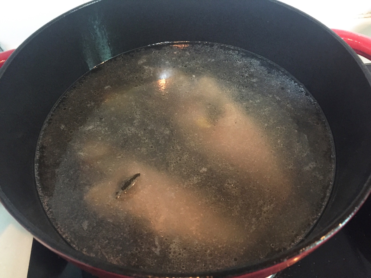 跟著小神做美食——西紅柿石斑魚湯的做法 步骤2