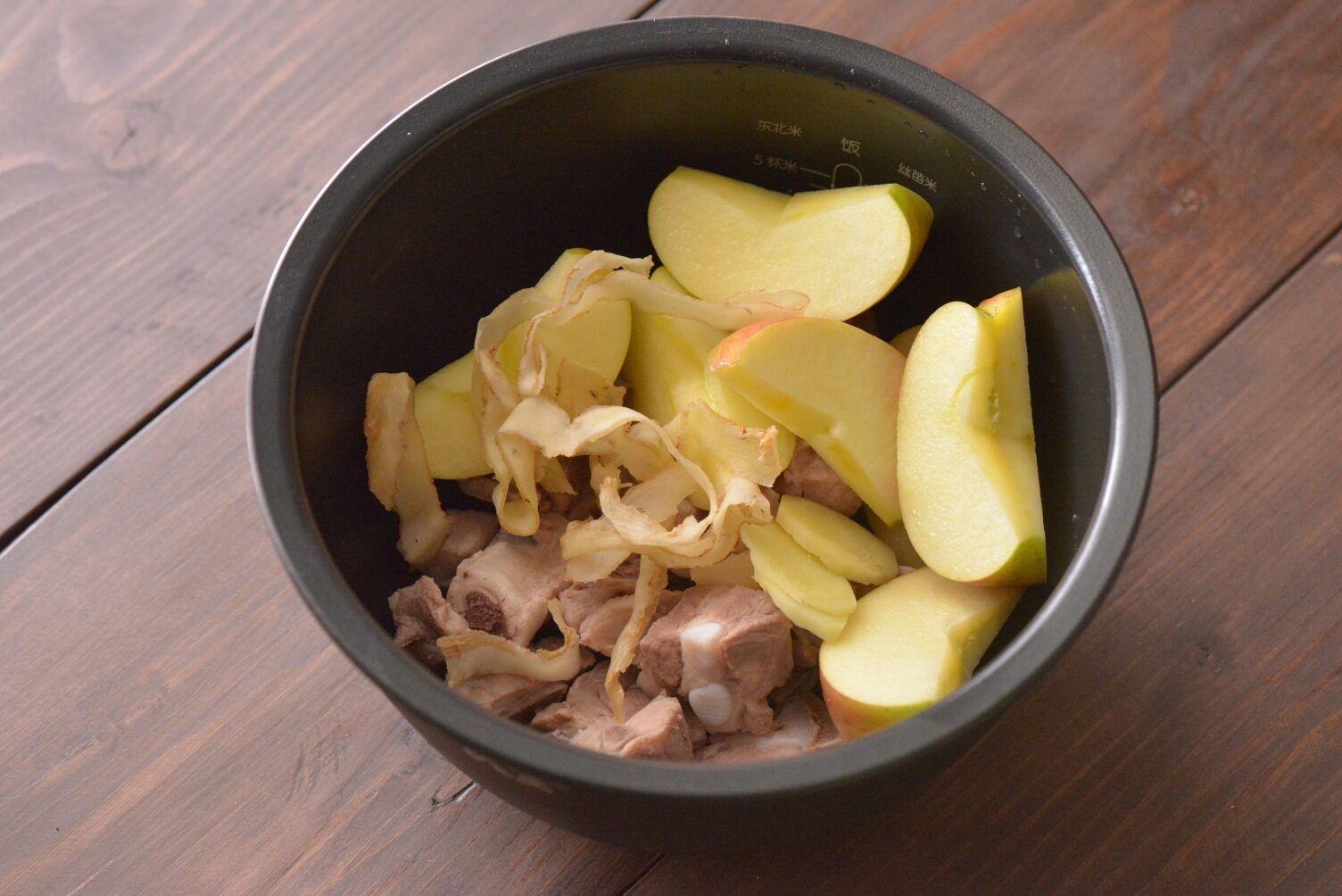 蘋果玉竹排骨湯的做法 步骤4