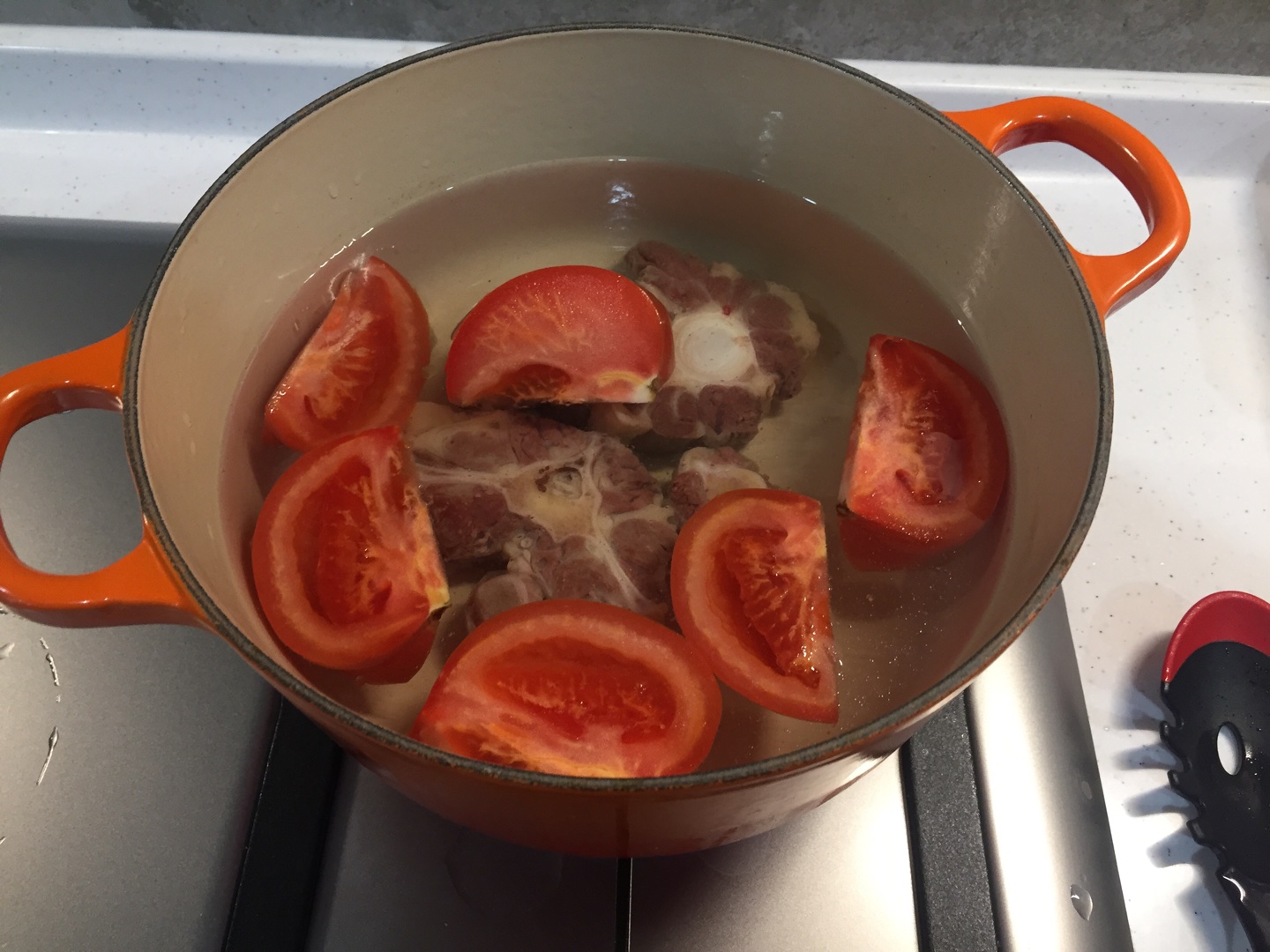 番茄牛尾骨湯的做法 步骤2