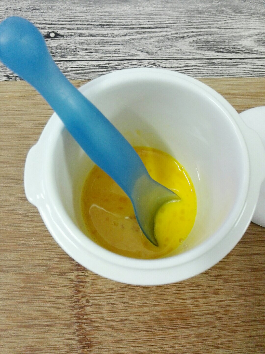超嫩雞蛋羹（零失敗版）寶寶營養輔食 蒸水蛋的做法 步骤2