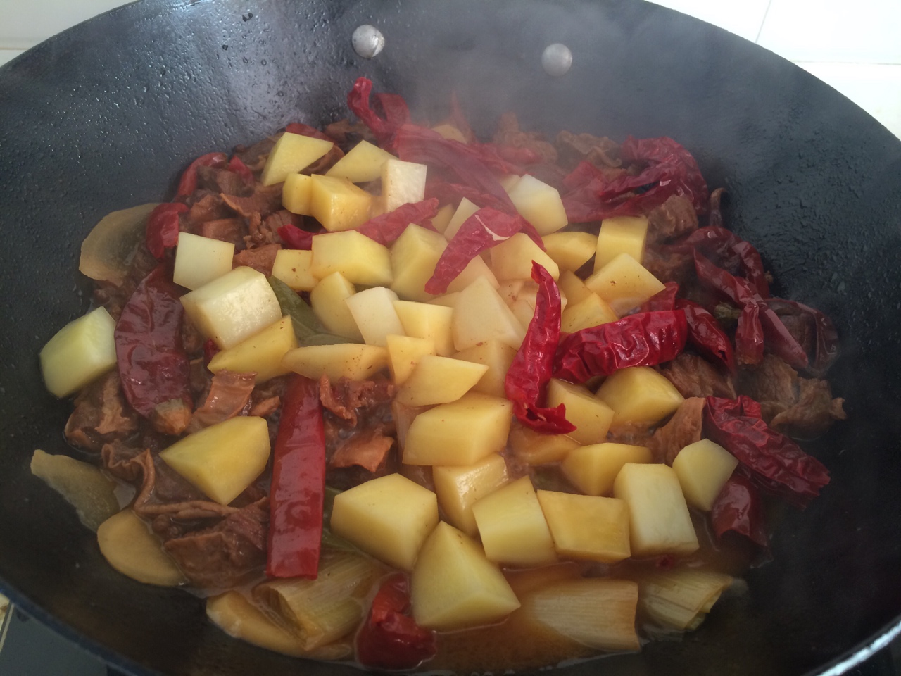 新疆風味的土豆燒牛肉的做法 步骤13