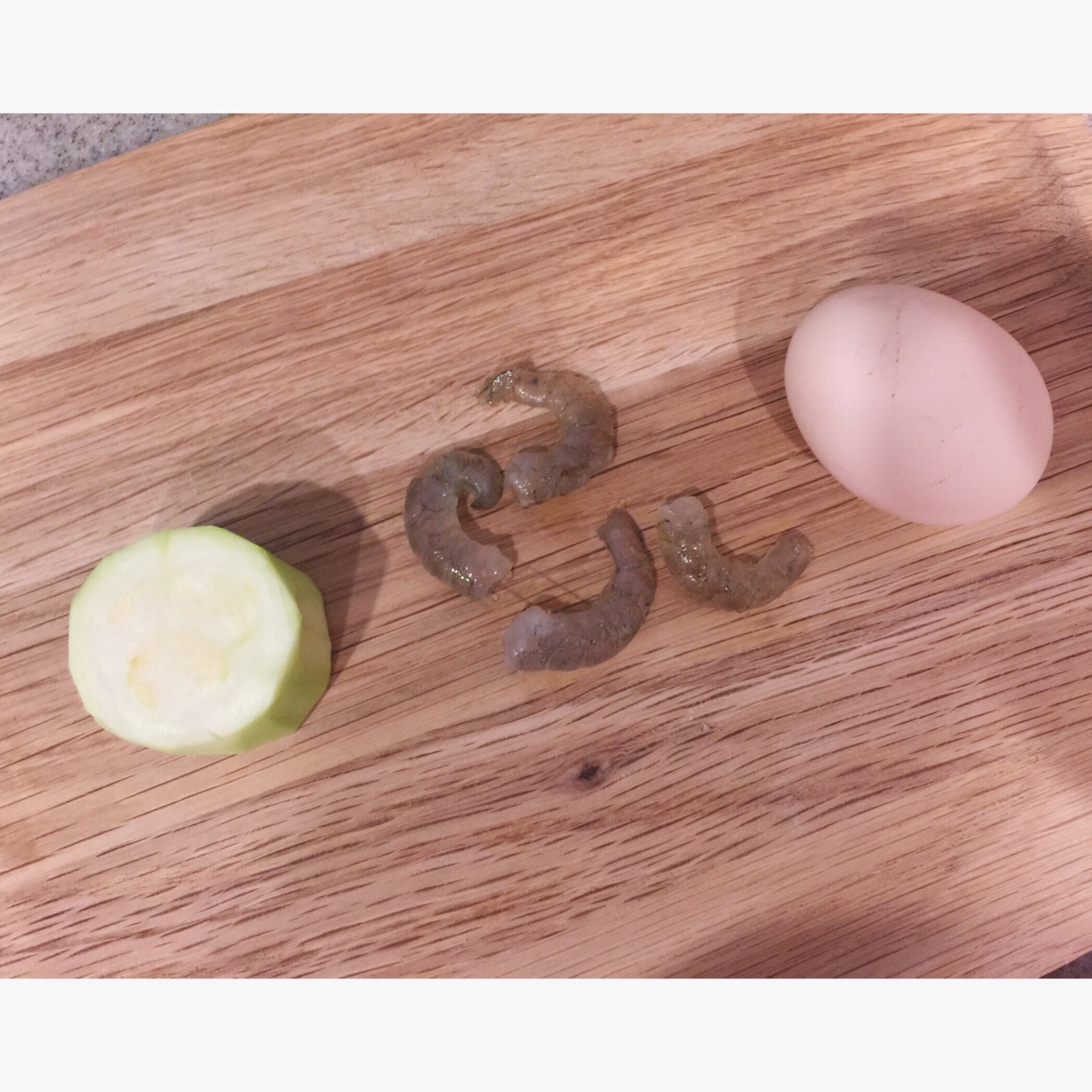 寶寶輔食—厚蛋燒 蛋卷+新蝦+西葫蘆的做法 步骤1