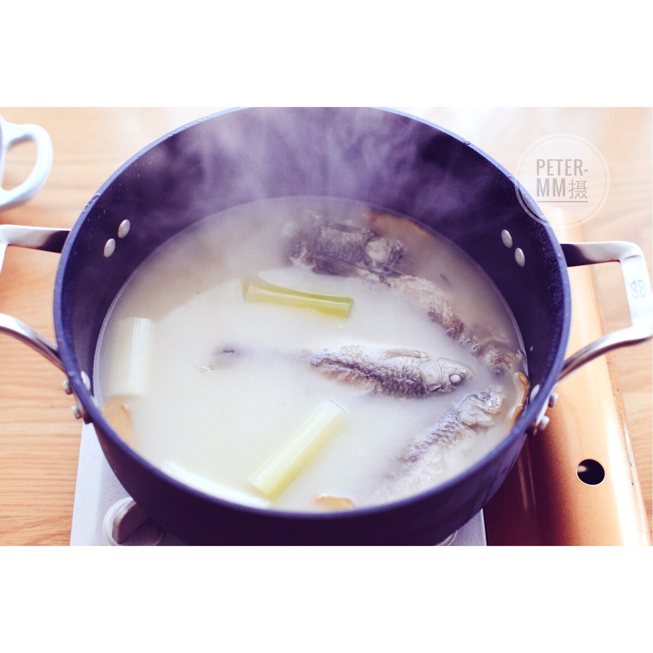 鯽魚豆腐菌菇奶湯的做法 步骤9