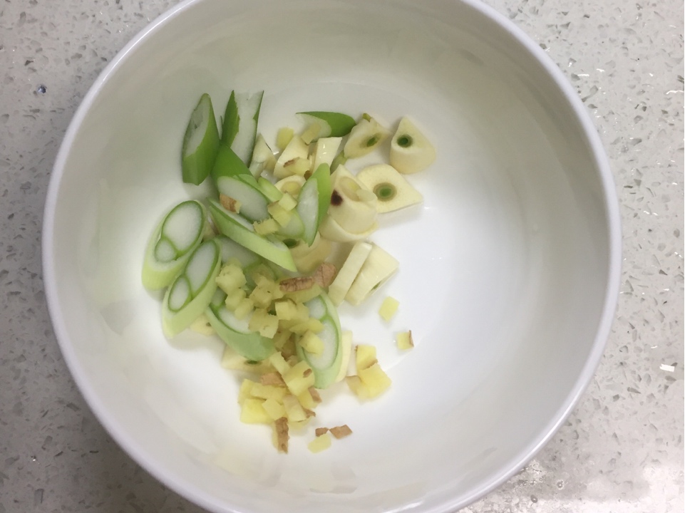 土豆窩瓜炖芸豆的做法 步骤4