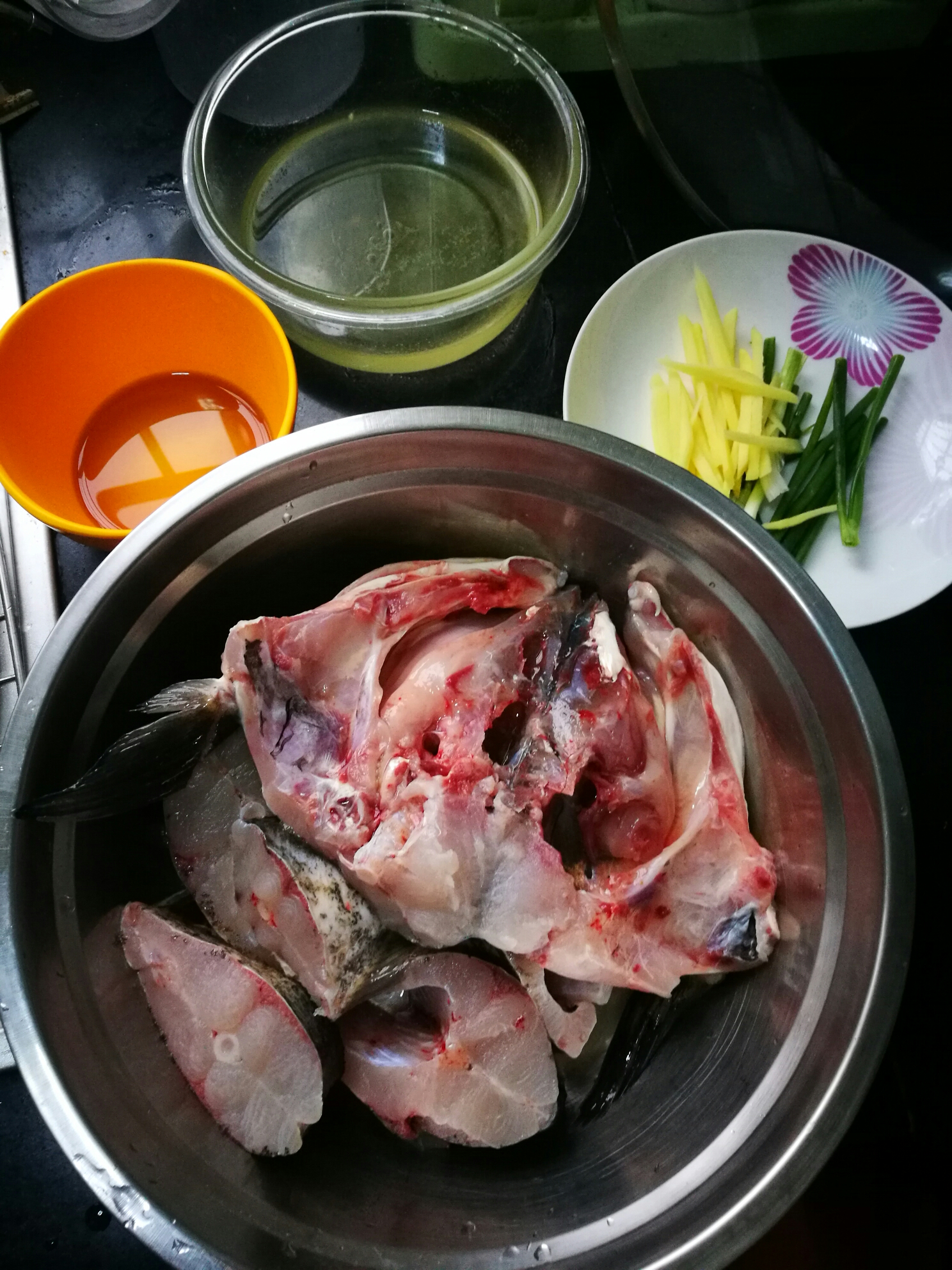 砂鍋魚頭豆腐湯的做法 步骤1