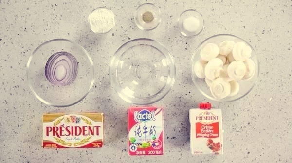 香滑濃醇奶油蘑菇湯—君之配方的做法 步骤1