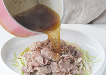 【食材包】鮮雞湯青筍汆羊肉的做法 步骤5