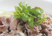 【食材包】鮮雞湯青筍汆羊肉的做法 步骤6