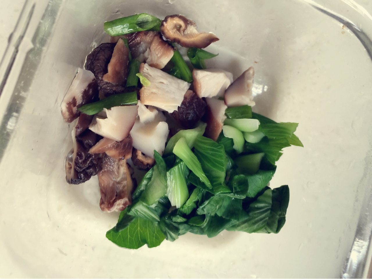 嘟寶14個月輔食-香菇青菜豬肉丸的做法 步骤1