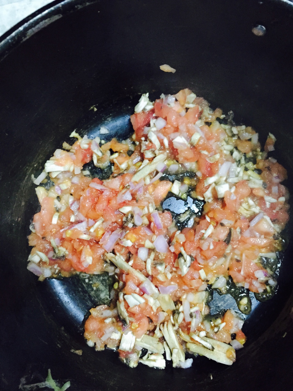 西紅柿蘑菇洋蔥面的做法 步骤5